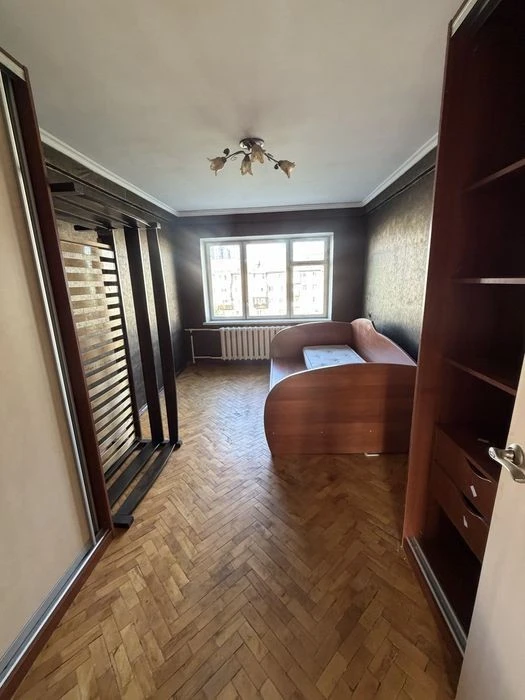 2-room apartment for sale in Darnytsia (Pratsi/Kotlyarevskogo)