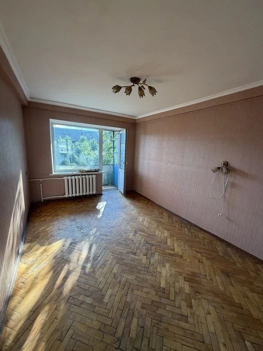 2-room apartment for sale in Darnytsia (Pratsi/Kotlyarevskogo)