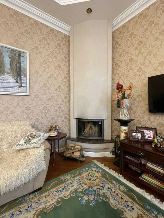 Продам 3-комнатную квартиру в центре. Ул. Базарная/Ришельевс