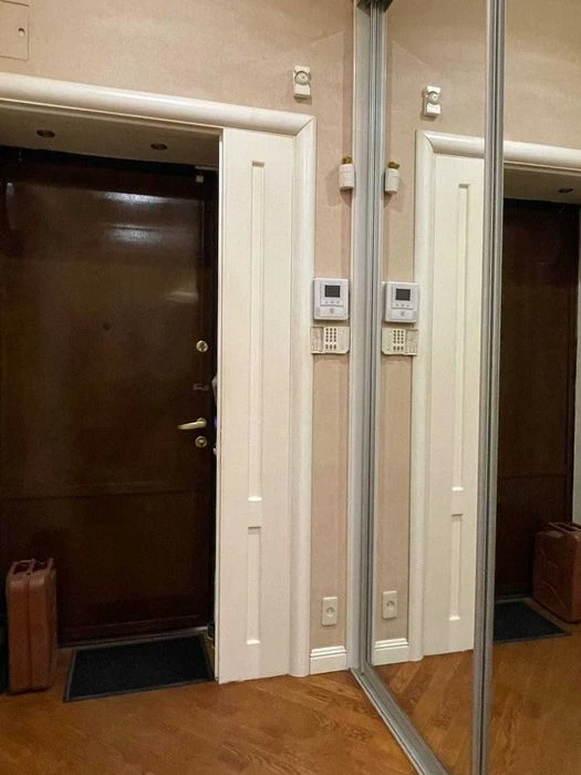 Продам 3-комнатную квартиру в центре. Ул. Базарная/Ришельевс