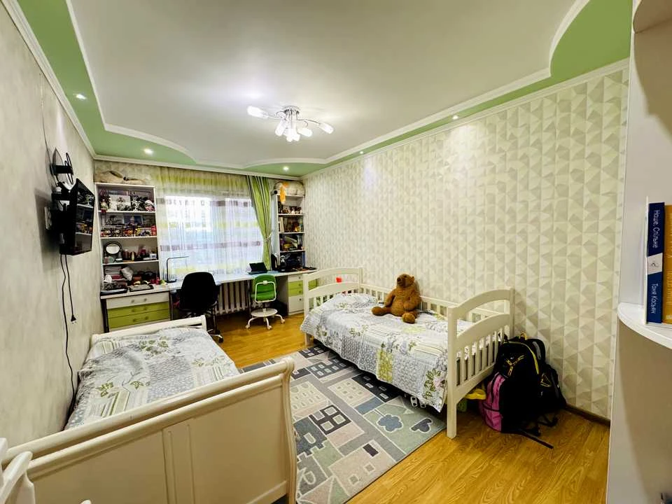 Apartment. Kyiv, Urlivska St.