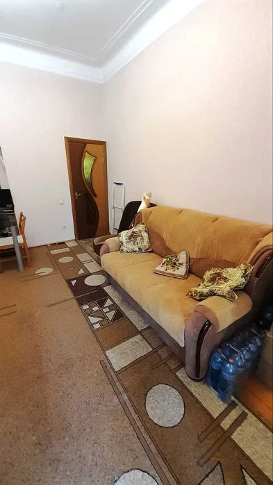 Продам 2-к полнометражную квартиру, Днепровский район, пр. М