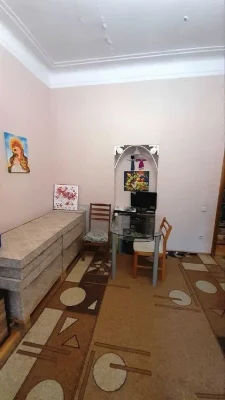 Продам 2-к полнометражную квартиру, Днепровский район, пр. М
