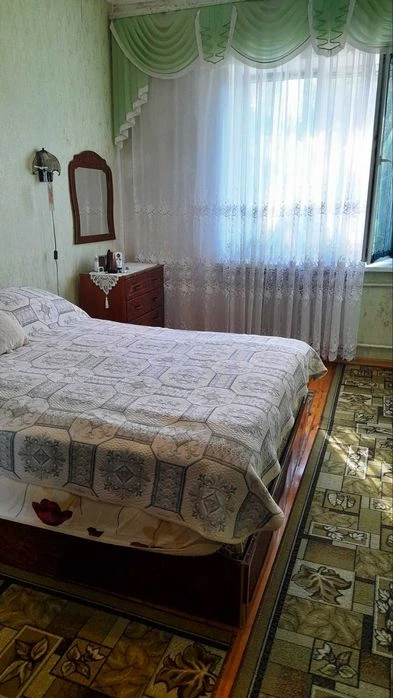 Продам 2-к полнометражную квартиру, Днепровский район, пр. М
