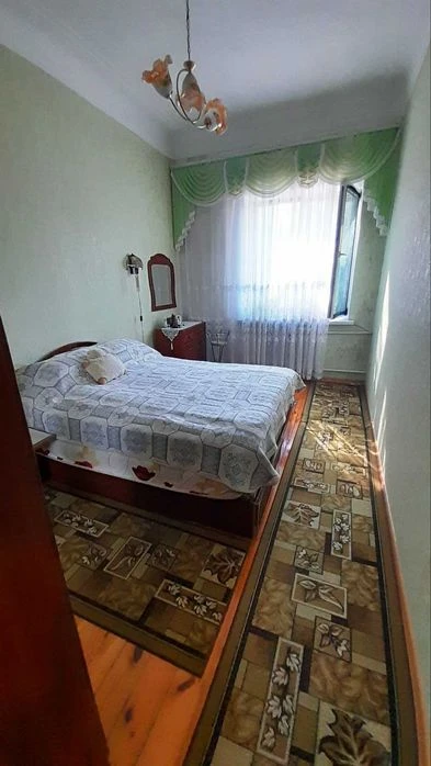 Продам 2-к полнометражную квартиру, Днепровский район, пр. М