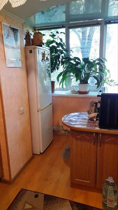 Продам 2-к полнометражную квартиру, Днепровский район, пр. М