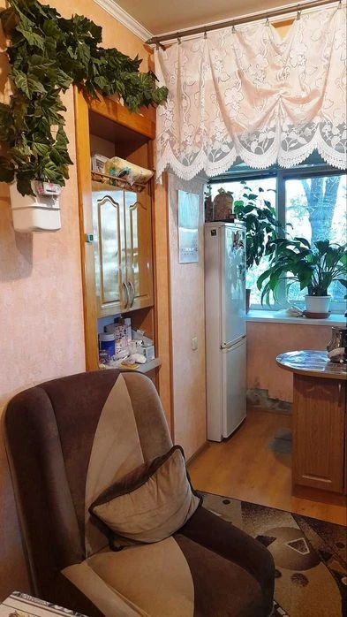 Продам 2-к полнометражную квартиру, Днепровский район, пр. М