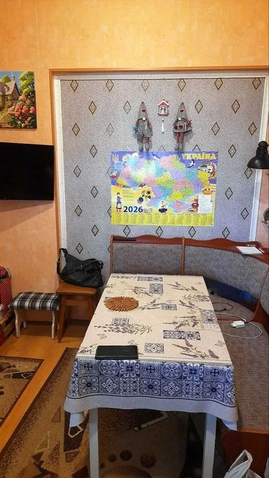Продам 2-к полнометражную квартиру, Днепровский район, пр. М