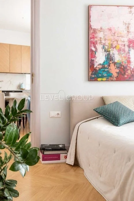 Sale of 2-room apartment 70 sq. m. on Buslivska Street 12, apt. 56 •