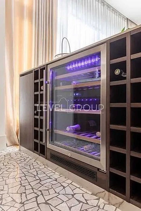 Sale of 2-room apartment 70 sq. m. on Buslivska Street 12, apt. 56 •