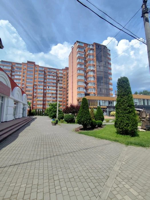 Продам 2-х кімнатну видову квартиру з газовим автономним опа