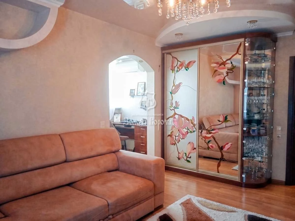 2-room apartment for sale 69 m², Krakivska St., 13B