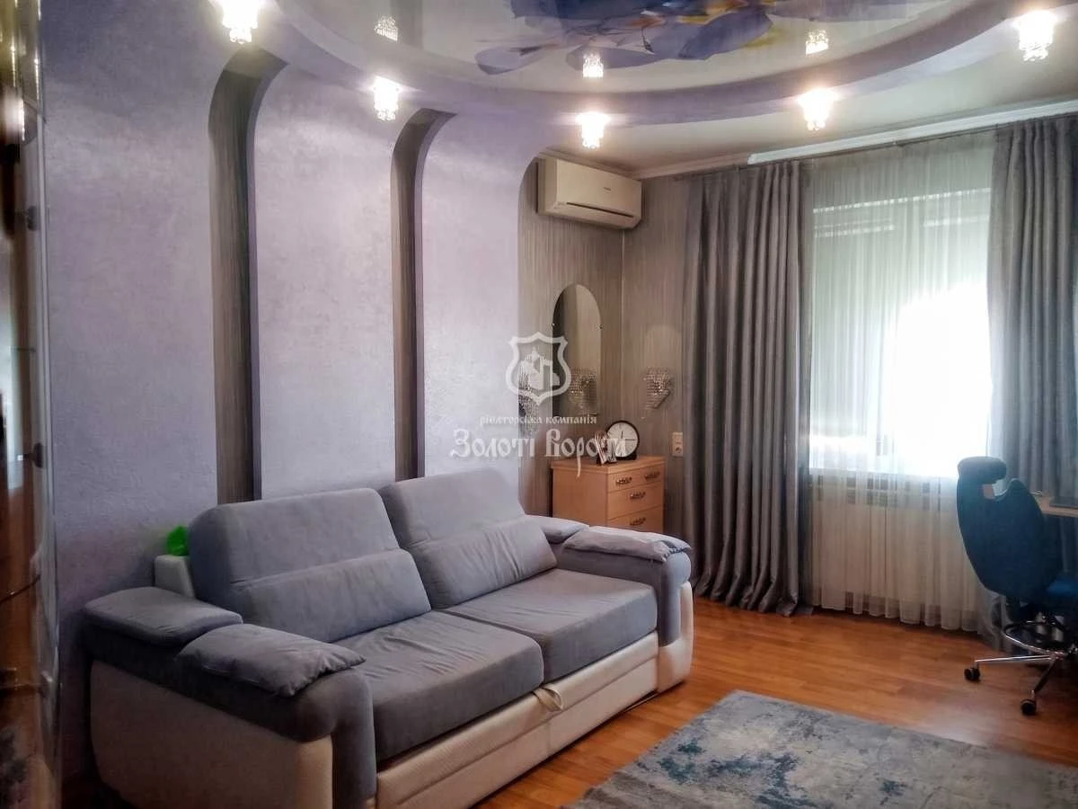 2-room apartment for sale 69 m², Krakivska St., 13B