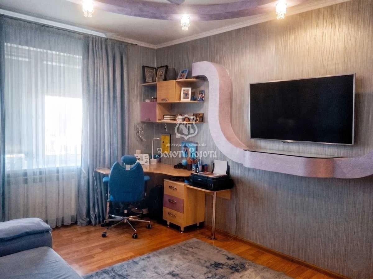 2-room apartment for sale 69 m², Krakivska St., 13B