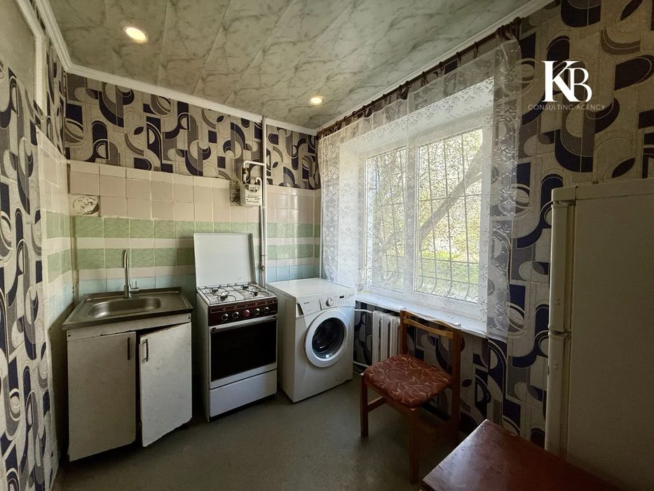 Продам 3 комнатную квартиру 12 Квартал, ул.Гладкова, Тера.