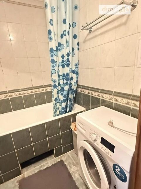 Sale of 2-room apartment 55.56 sq. m on Chervonoi Kalyna Avenue 1 •