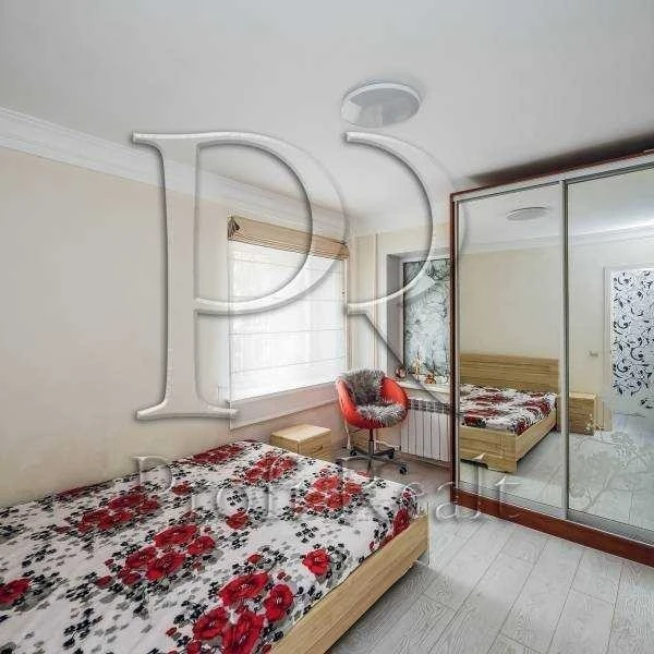Sale of a 2-room apartment of 45 m², 21 Darnytskyi Blvd
