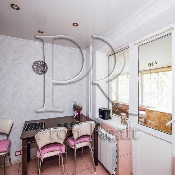 Sale of a 2-room apartment of 45 m², 21 Darnytskyi Blvd