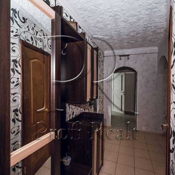 Sale of a 2-room apartment of 45 m², 21 Darnytskyi Blvd