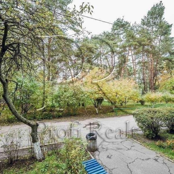 Sale of a 2-room apartment of 45 m², 21 Darnytskyi Blvd
