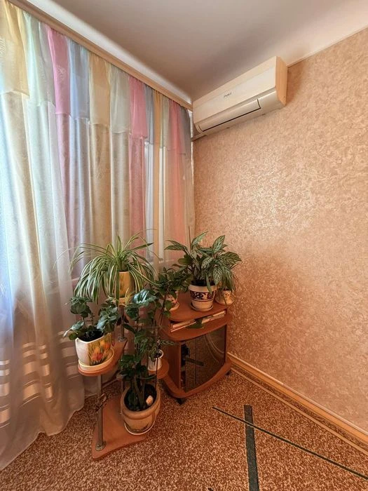 Продам 2 комнатную квартиру на Косиора