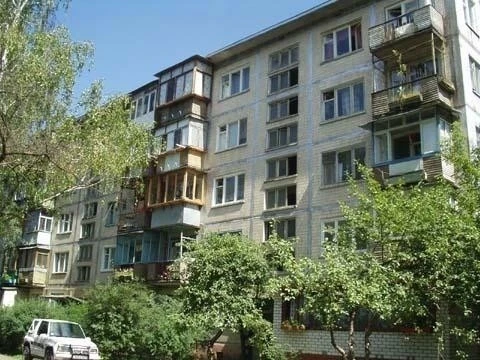 Sale of a 2-room apartment of 45 m², 21 Darnytskyi Blvd