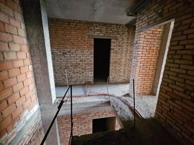 Sale of 5k apartments 175. 5 sq. m on Akhmatova Anna St.