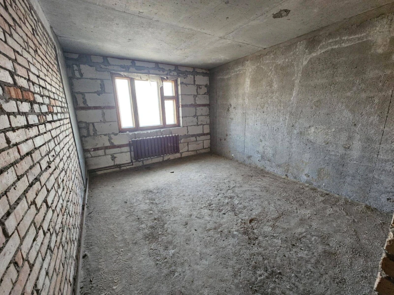 Sale of 5k apartments 175. 5 sq. m on Akhmatova Anna St.