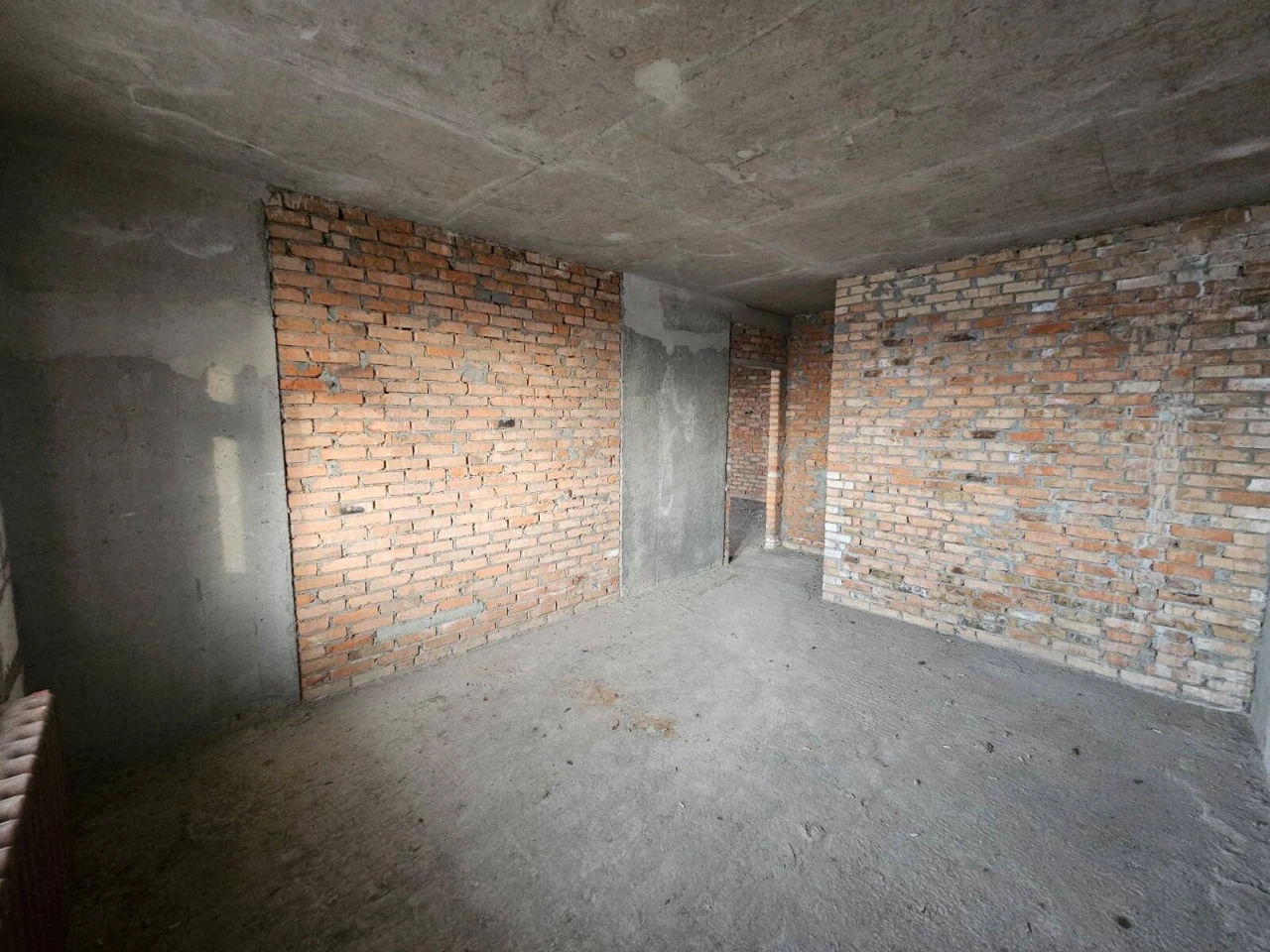 Sale of 5k apartments 175. 5 sq. m on Akhmatova Anna St.