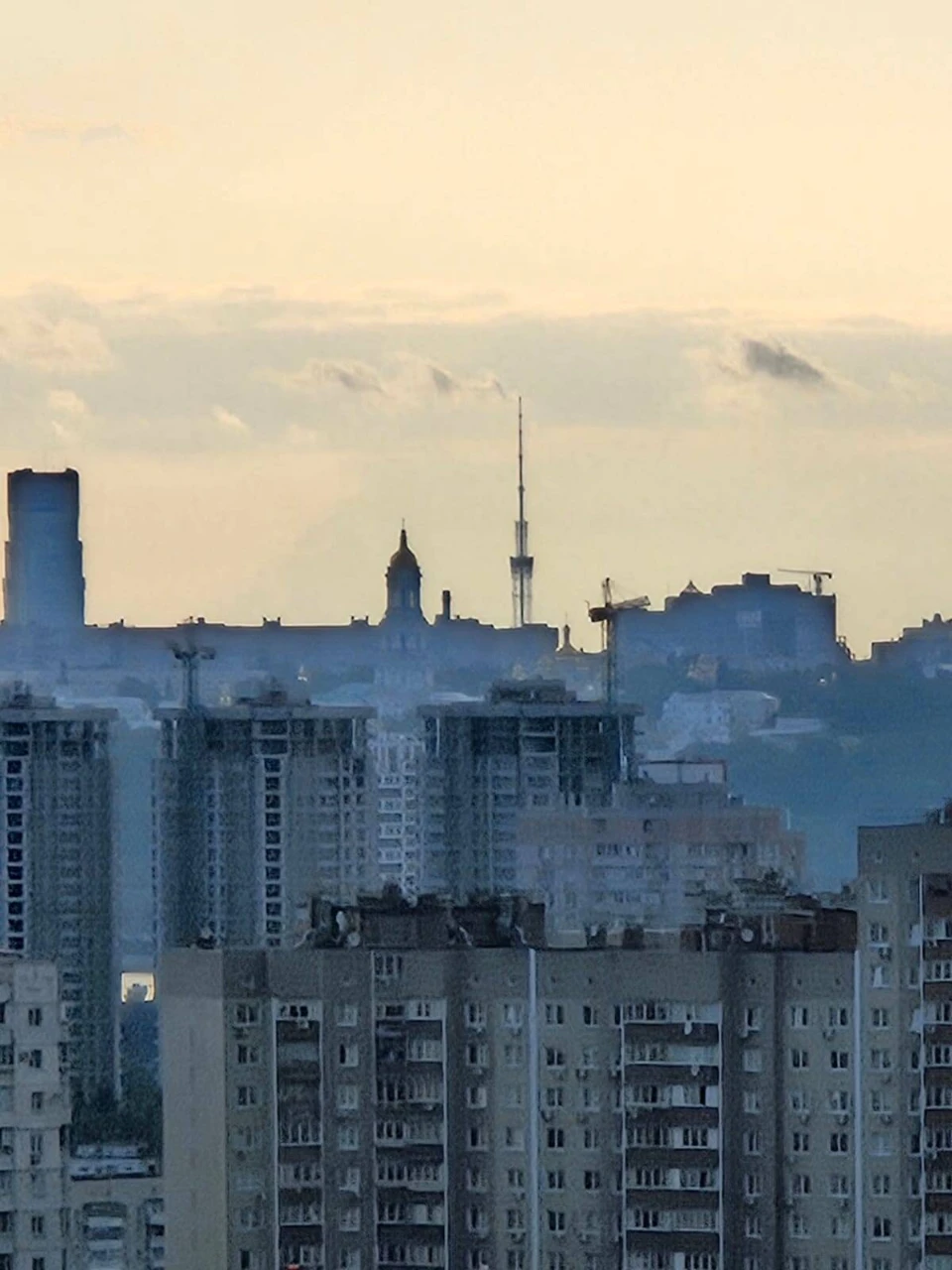 Sale of 5k apartments 175. 5 sq. m on Akhmatova Anna St.