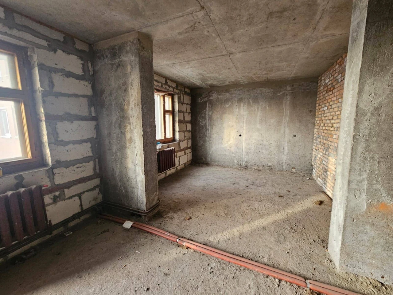 Sale of 5k apartments 175. 5 sq. m on Akhmatova Anna St.