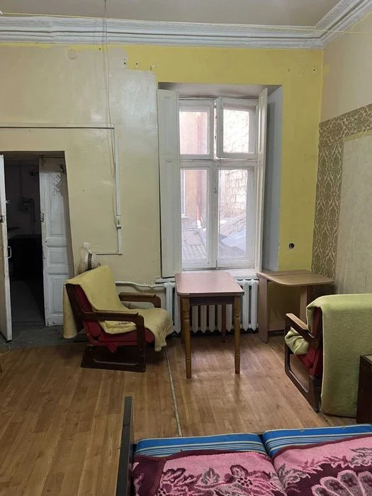 A room in the commune on Nezhinskaya, 374213