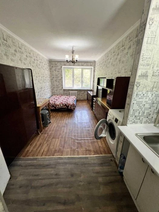 A room in a communal apartment in Cheremushki on Lustdorf street