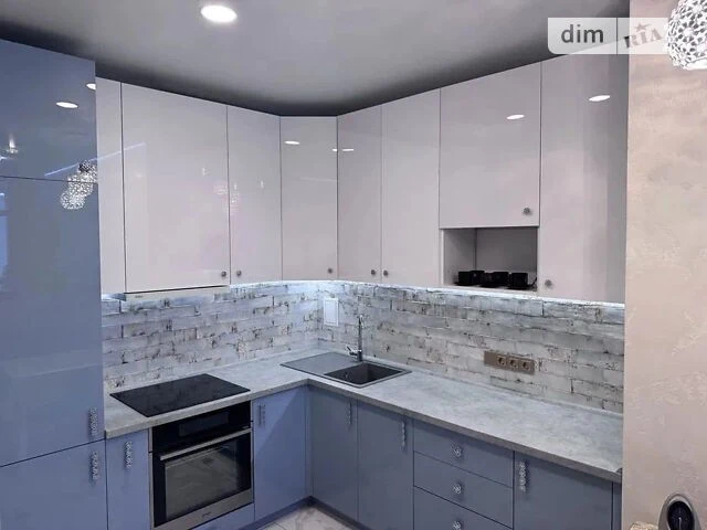 Sale of 1-room apartment 45 sq. m on 45 European Union Avenue