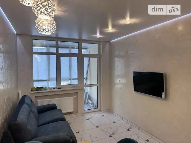 Sale of 1-room apartment 45 sq. m on 45 European Union Avenue