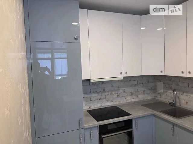 Sale of 1-room apartment 45 sq. m on 45 European Union Avenue