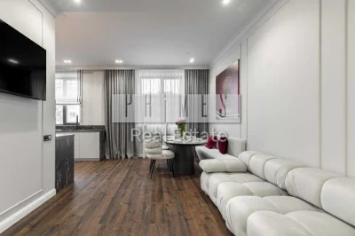 Sale of a new designer 3-room apartment, "Stalinka", Vel St.