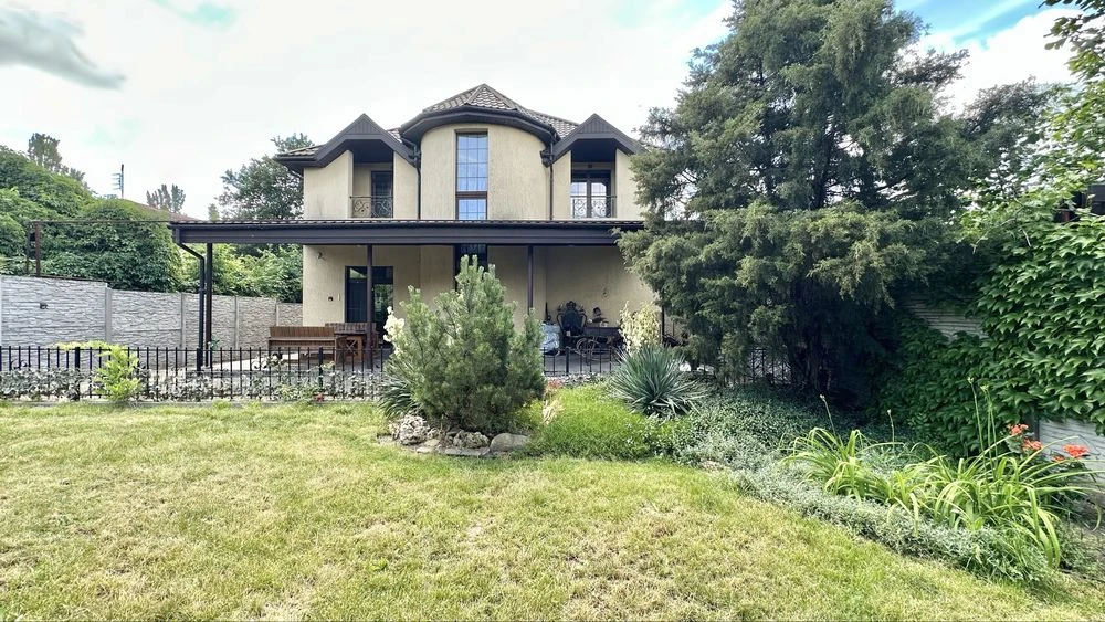 2-storey house for sale, city center, BSh district