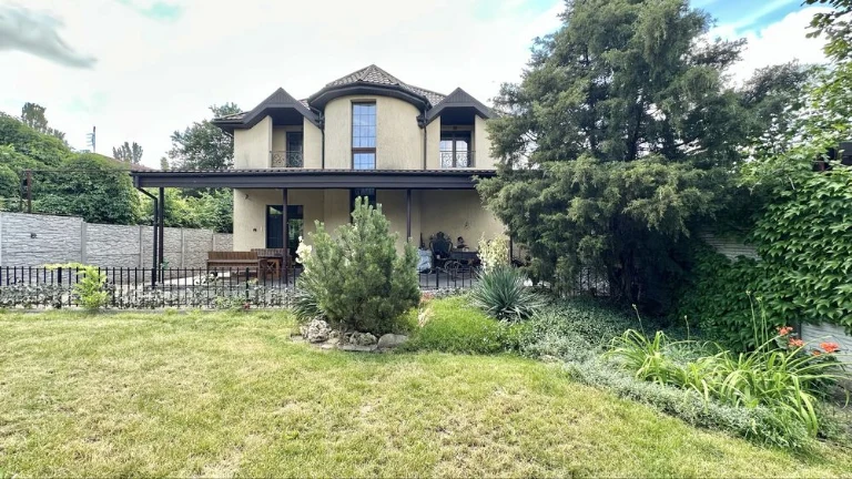 2-storey house for sale, city center, BSh district