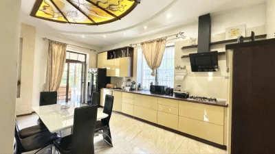 2-storey house for sale, city center, BSh district