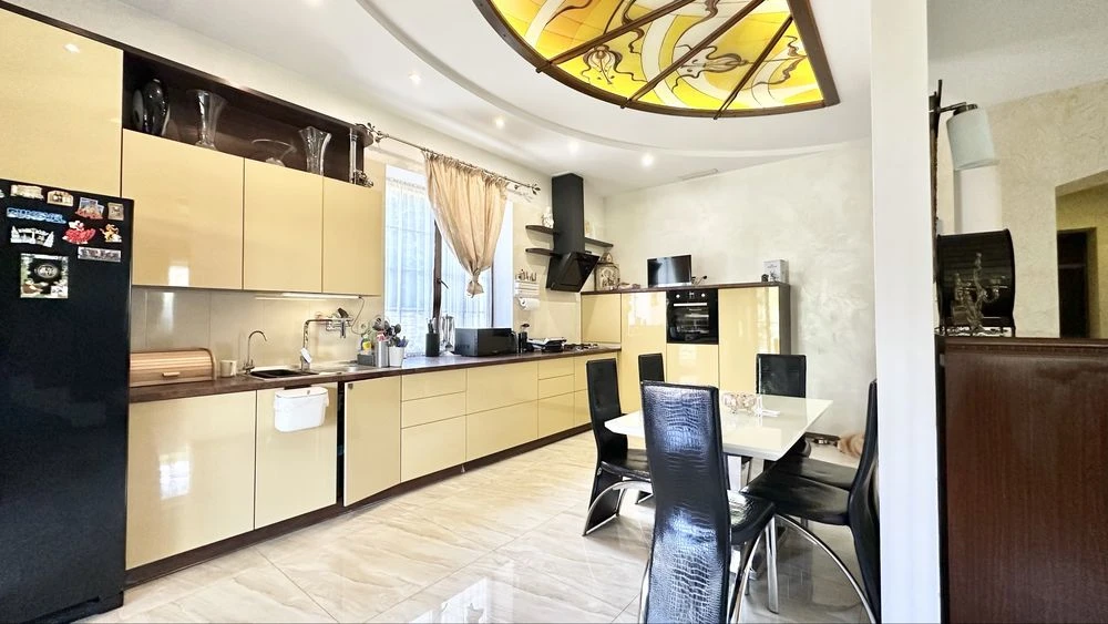 2-storey house for sale, city center, BSh district