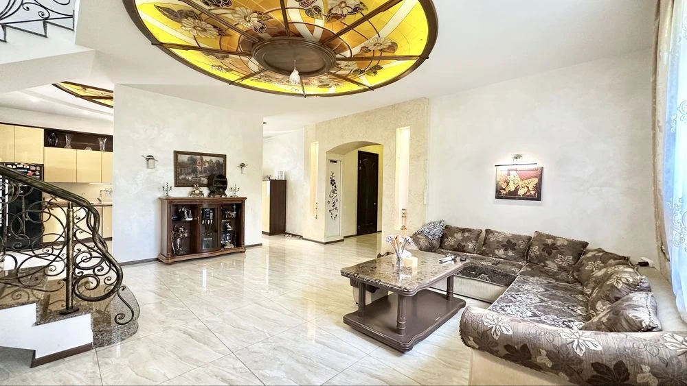 2-storey house for sale, city center, BSh district