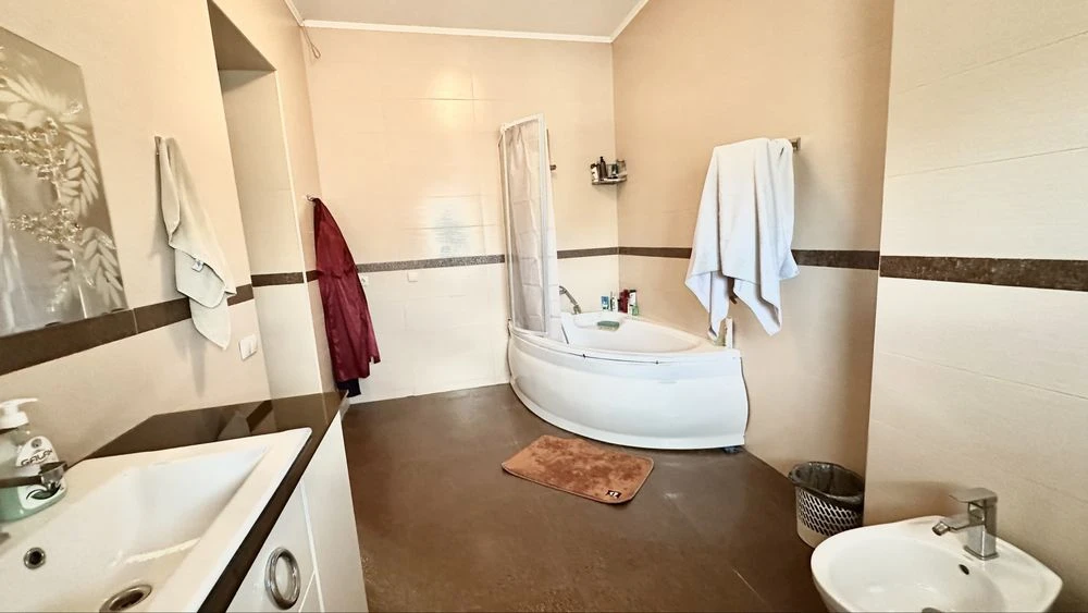 2-storey house for sale, city center, BSh district