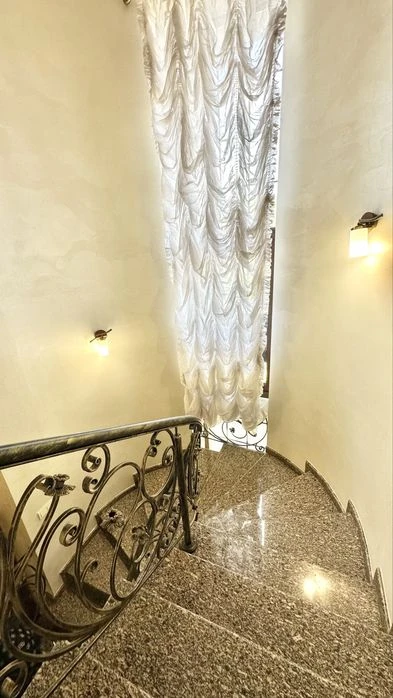 2-storey house for sale, city center, BSh district