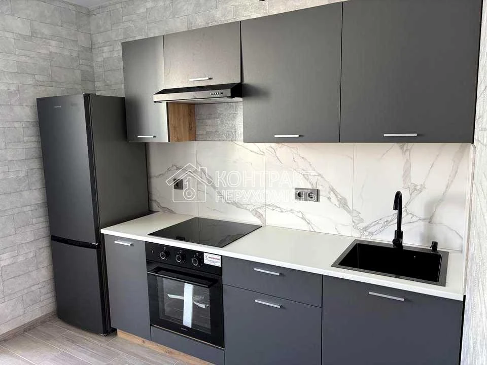 Apartment. Kharkiv, Myru St.