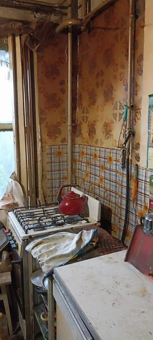 Цена 19000т$ Продам 2 кімн 45м  1/4 поверх 6 хвилин пішки ме
