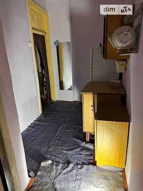 Room for sale 26.1 sq. m. on Serhiy Berehovoy St. 10/22 •