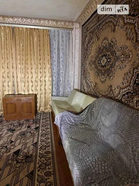 Room for sale 26.1 sq. m. on Serhiy Berehovoy St. 10/22 •