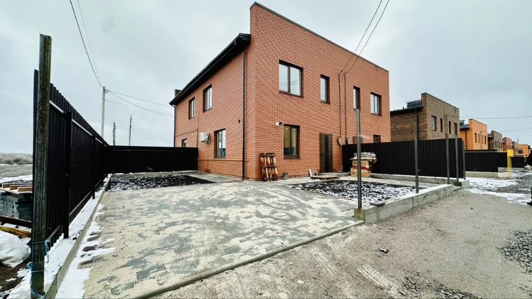 Продам 2 поверховий ТаунХаус