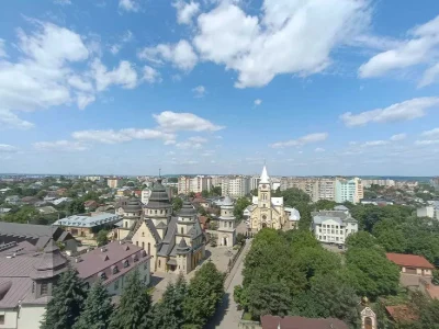 Здана видова 3кімнатна квартира на Незалежності! Постанови!
